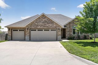 5746 E Park Place, Strafford, MO 65757