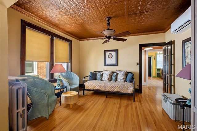 4515 Flora Avenue, St Louis, MO 63110