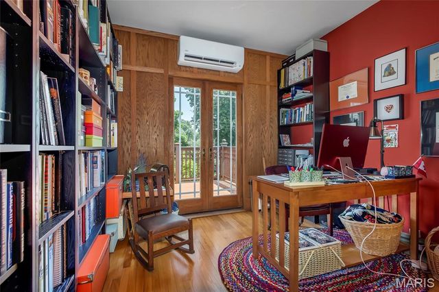 4515 Flora Avenue, St Louis, MO 63110