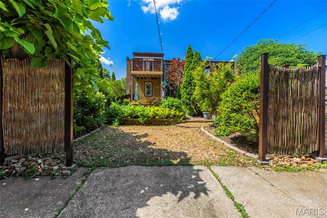 4515 Flora Avenue, St Louis, MO 63110