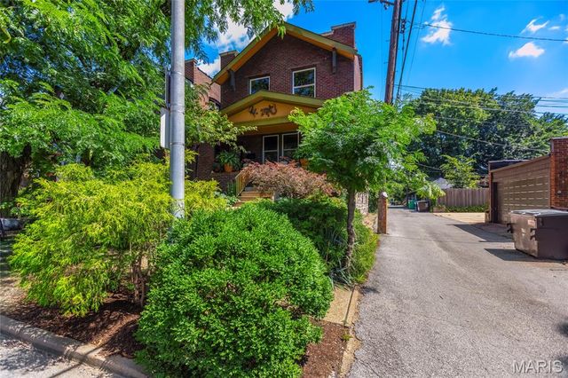 4515 Flora Avenue, St Louis, MO 63110