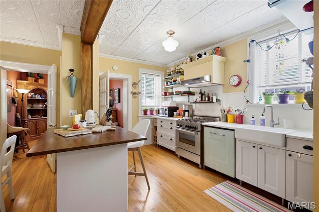 4515 Flora Avenue, St Louis, MO 63110