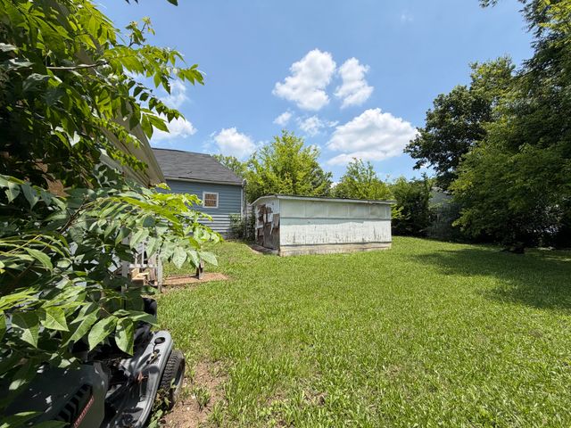 2918 N Chamberlain Avenue, Chattanooga, TN 37406