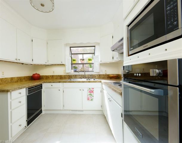 5205 Bennington Drive, Greensboro, NC 27410