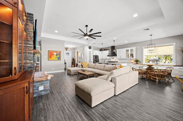 5458 Silver Oak Drive, Fort Pierce, FL 34982