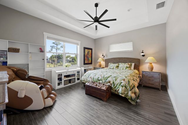 5458 Silver Oak Drive, Fort Pierce, FL 34982