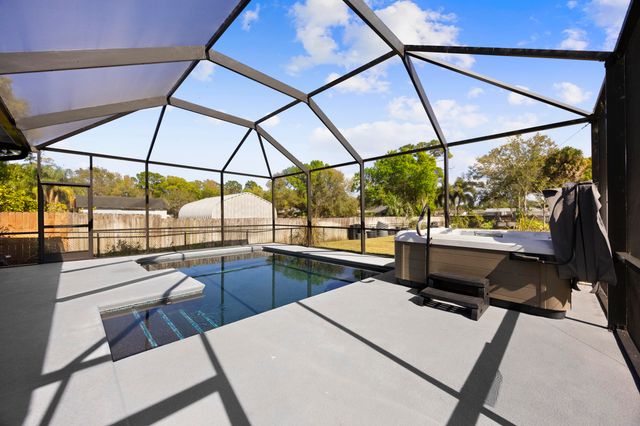 5458 Silver Oak Drive, Fort Pierce, FL 34982