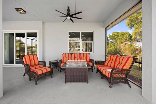 5458 Silver Oak Drive, Fort Pierce, FL 34982