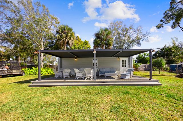 5458 Silver Oak Drive, Fort Pierce, FL 34982