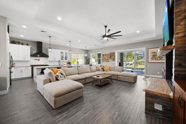 5458 Silver Oak Drive, Fort Pierce, FL 34982