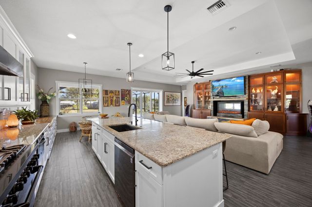 5458 Silver Oak Drive, Fort Pierce, FL 34982