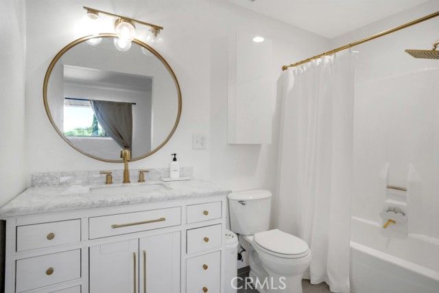 16723 Vanowen Street, Van Nuys (los Angeles), CA 91406