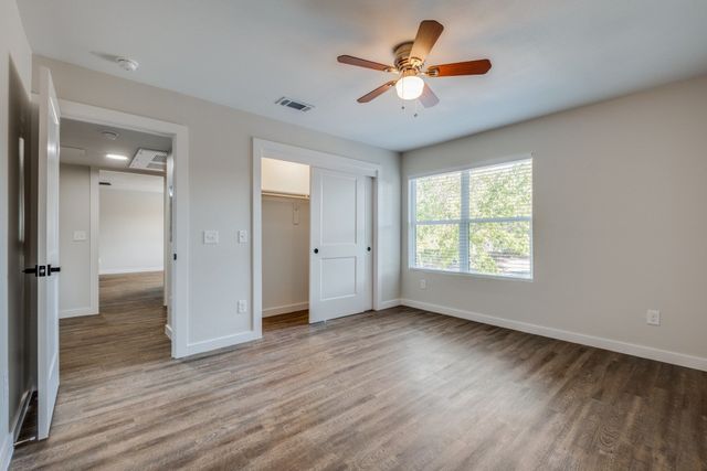 5909 Gaston Avenue 201, Dallas, TX 75214