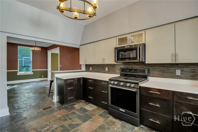 809 E Henry Street, Savannah, GA 31401