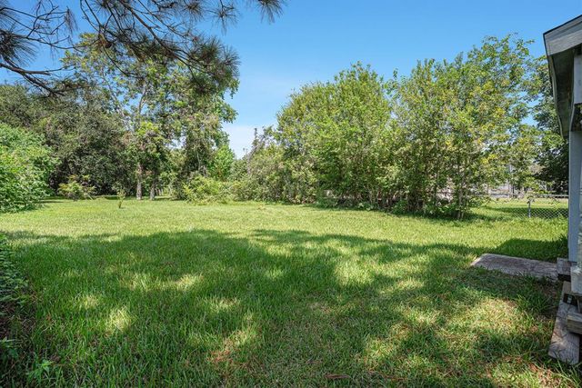 7506 2nd Street, Hitchcock, TX 77563