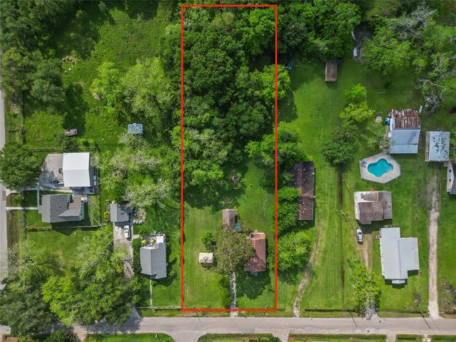 7506 2nd Street, Hitchcock, TX 77563