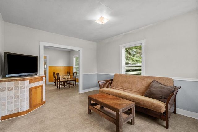 7506 2nd Street, Hitchcock, TX 77563