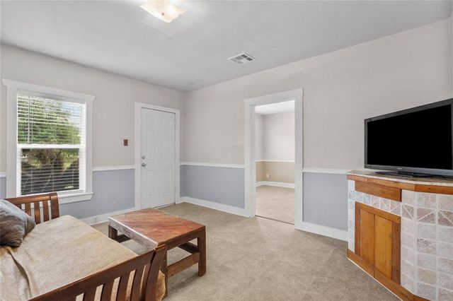 7506 2nd Street, Hitchcock, TX 77563