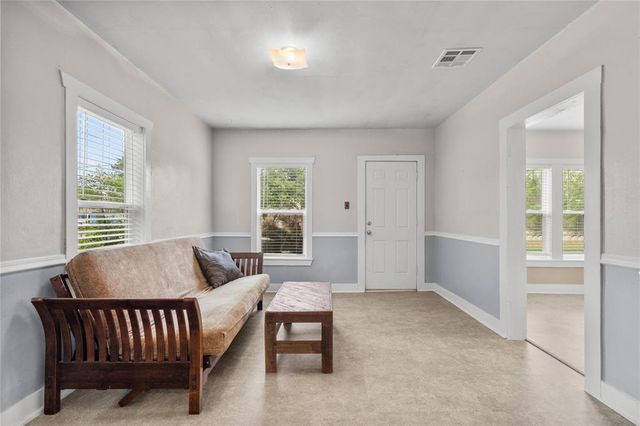 7506 2nd Street, Hitchcock, TX 77563