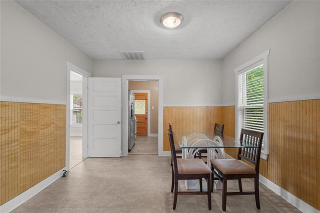 7506 2nd Street, Hitchcock, TX 77563