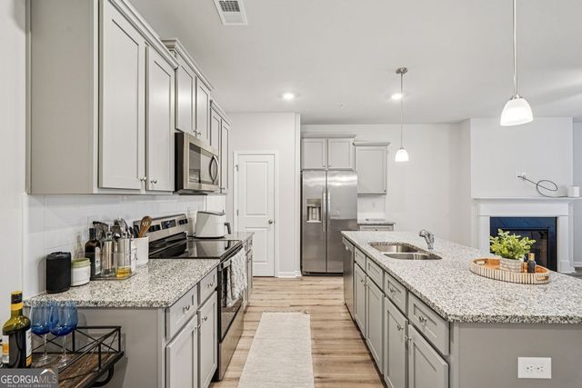 11692 Mendenhall Court, Hampton, GA 30228