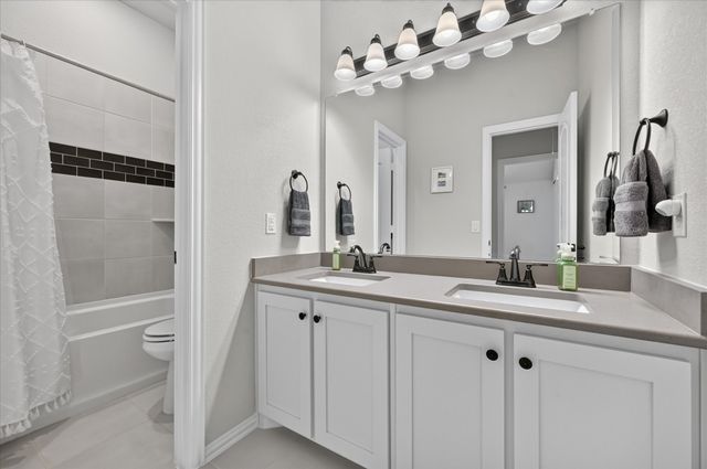 1943 Silverleaf Drive, Glenn Heights, TX 75154