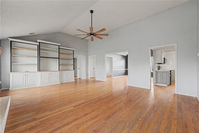 1103 N Flamingo Road, Rogers, AR 72756