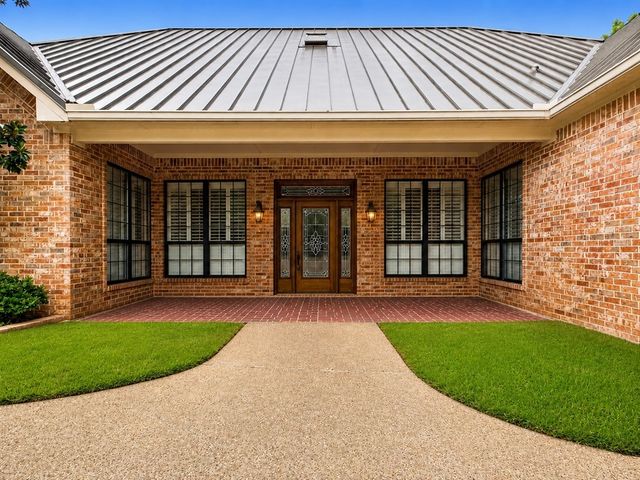 706 Park Place Drive, Athens, TX 75751