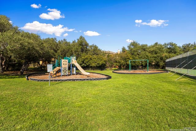 427 Evans Oak, San Antonio, TX 78260