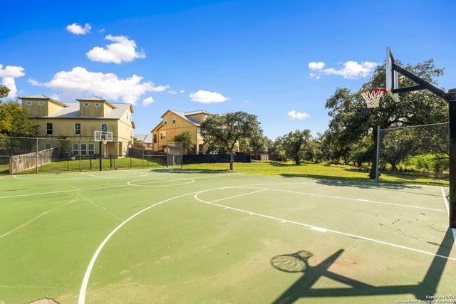 427 Evans Oak, San Antonio, TX 78260