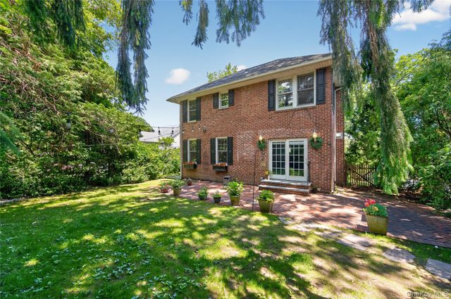 90 Mackey Avenue, Port Washington, NY 11050