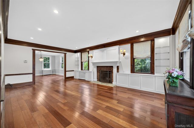 90 Mackey Avenue, Port Washington, NY 11050