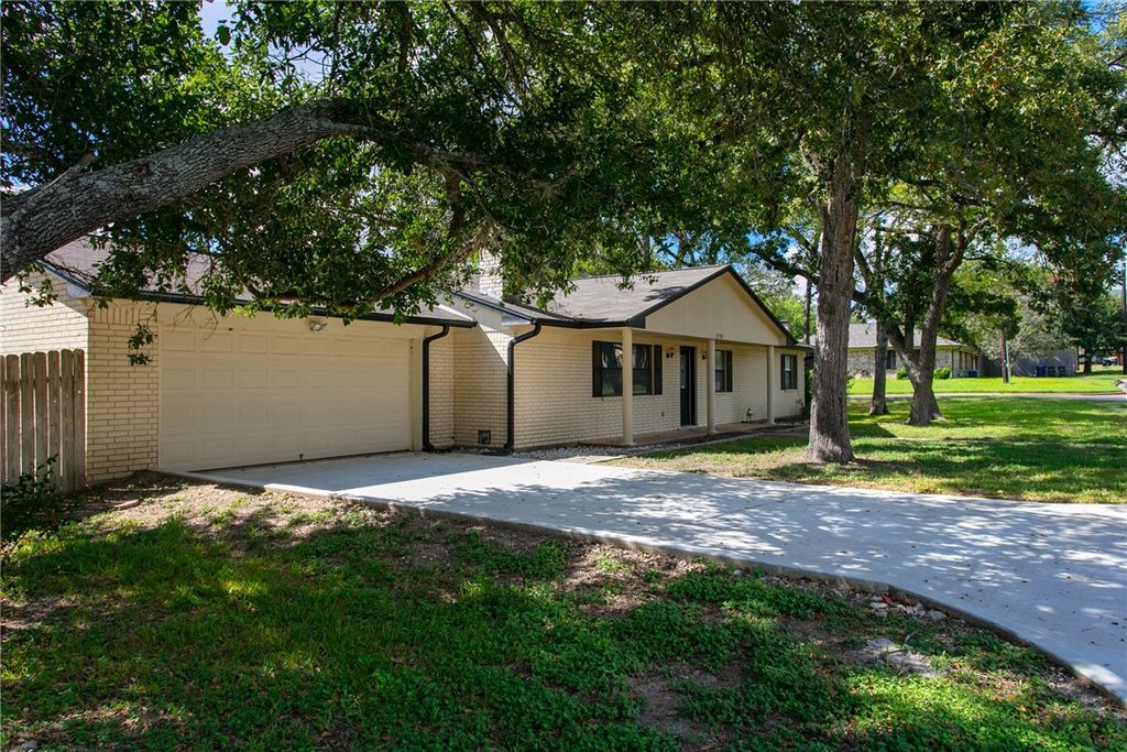2700 Wilderness Drive S, College Station, TX 77845 — photo 2