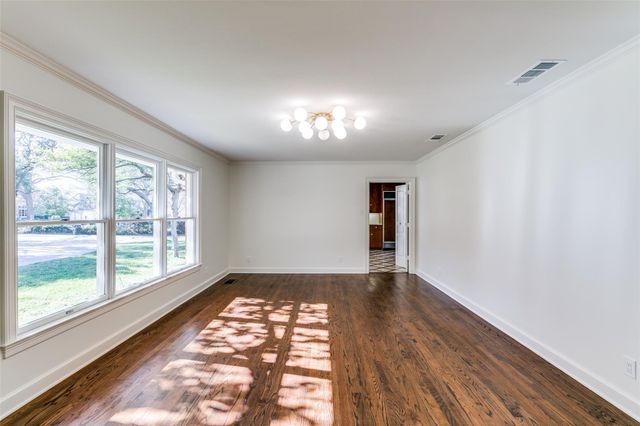 5543 Winston Court, Dallas, TX 75220