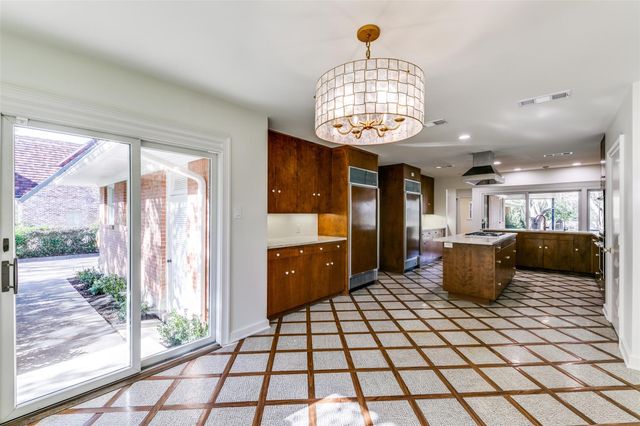 5543 Winston Court, Dallas, TX 75220