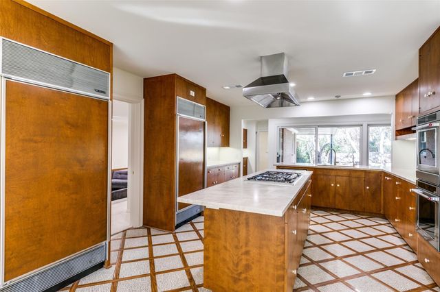 5543 Winston Court, Dallas, TX 75220