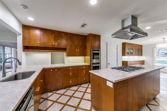 5543 Winston Court, Dallas, TX 75220