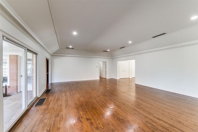 5543 Winston Court, Dallas, TX 75220