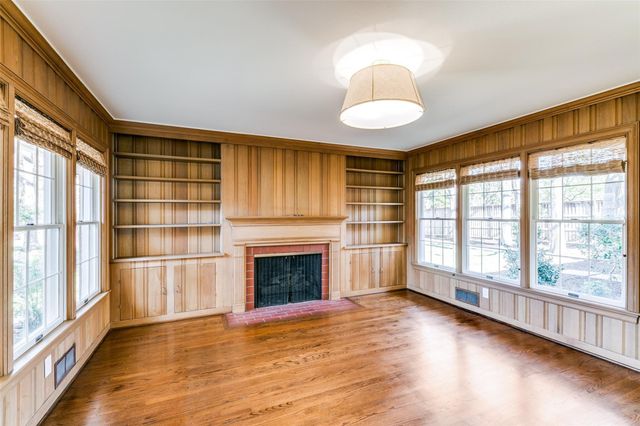 5543 Winston Court, Dallas, TX 75220