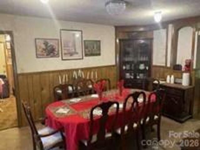 2126 Syracuse Drive, Charlotte, NC 28216