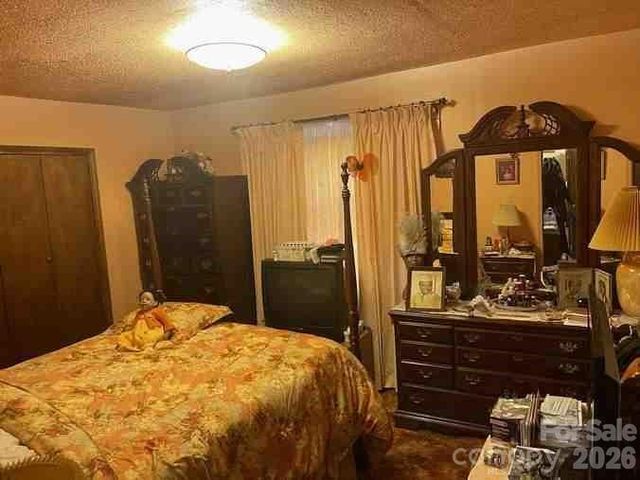 2126 Syracuse Drive, Charlotte, NC 28216