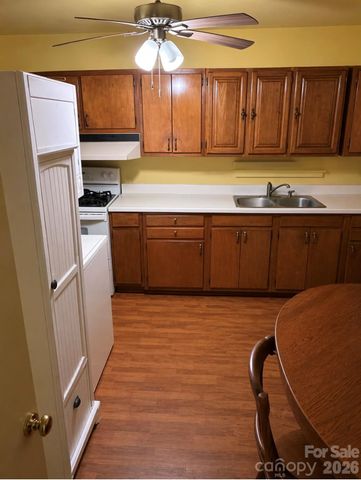 2126 Syracuse Drive, Charlotte, NC 28216