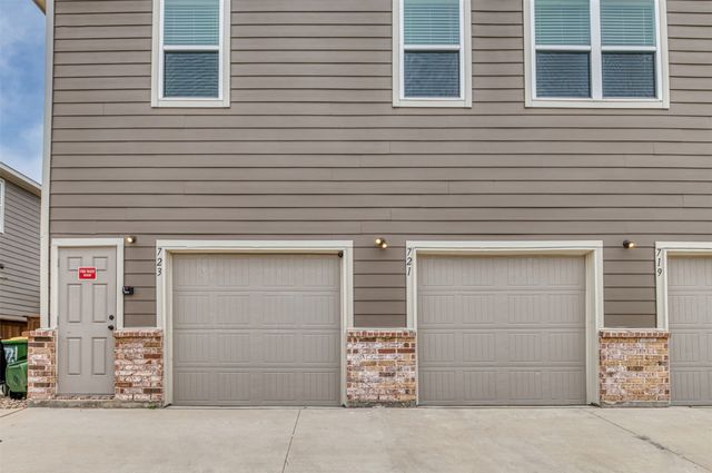723 Wheatfield Drive, Venus, TX 76084