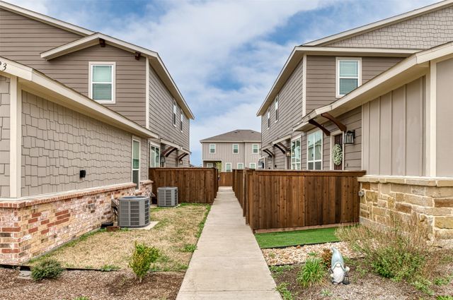 723 Wheatfield Drive, Venus, TX 76084
