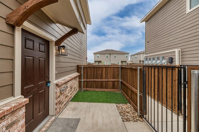 723 Wheatfield Drive, Venus, TX 76084