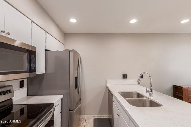 286 W Palomino Drive 104, Chandler, AZ 85225