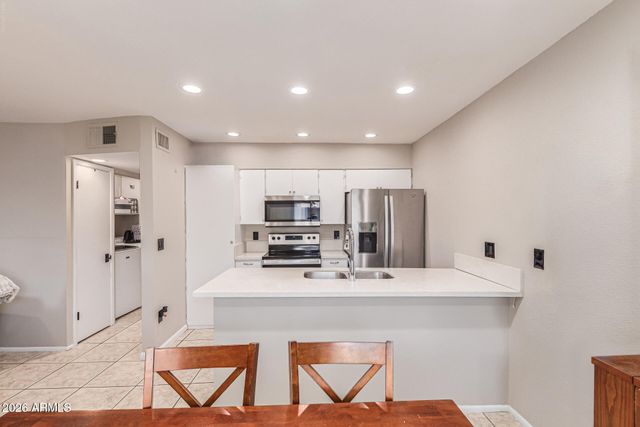 286 W Palomino Drive 104, Chandler, AZ 85225