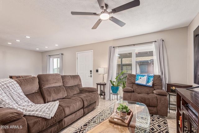 286 W Palomino Drive 104, Chandler, AZ 85225