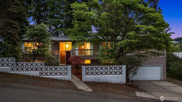 2814 129th Avenue SE, Bellevue, WA 98005
