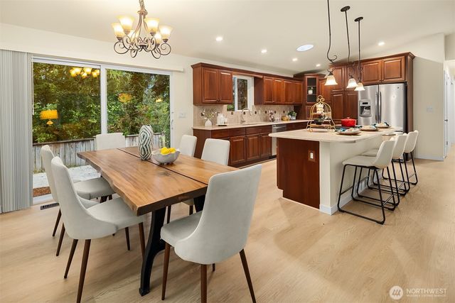 2814 129th Avenue SE, Bellevue, WA 98005